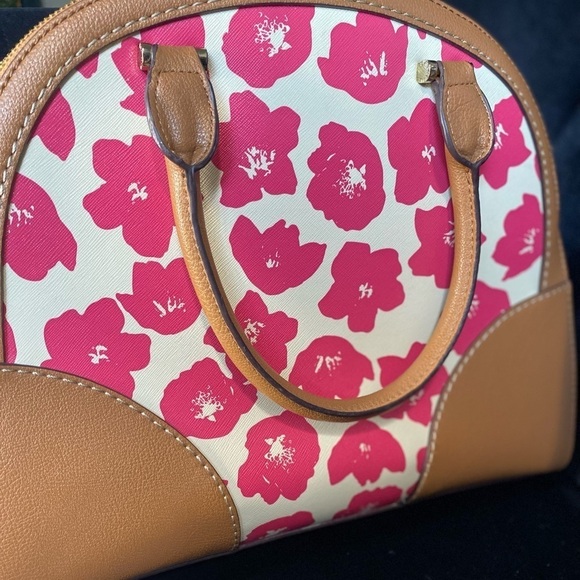 Ann Klein - Red Poppy Floral Purse - Picture 3 of 8
